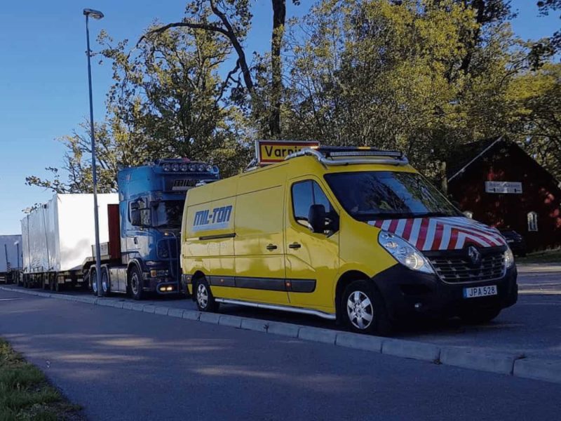 Boom Truck Rental B 1024x739 1 e1656300160179